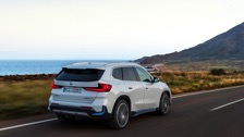 bmw_ix1_edrive20_2023-02.jpg