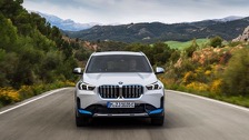 bmw_ix1_edrive20_2023-17.jpg