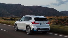 bmw_ix1_edrive20_2023-19.jpg