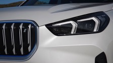 bmw_ix1_edrive20_2023-29.jpg