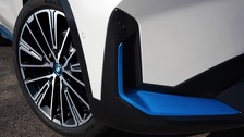 bmw_ix1_edrive20_2023-32.jpg