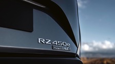 lexus_rz_450e_2023-32.jpg
