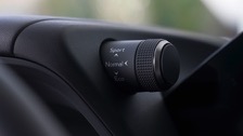 lexus_ux_300e_electric_2023-19.jpg