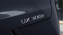 lexus_ux_300e_electric_2023-22.jpg