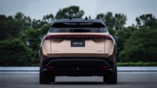 nissan_ariya_2022-04.jpg