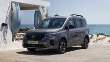 nissan_townstar_ev_passenger_2023-01.jpg