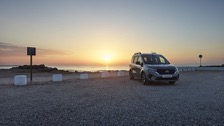 nissan_townstar_ev_passenger_2023-03.jpg
