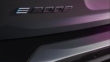 peugeot_e-2008_2023-16.jpg