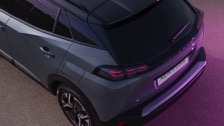 peugeot_e-2008_2023-17.jpg