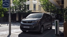 peugeot_e-expert_combi_2021-02.jpg