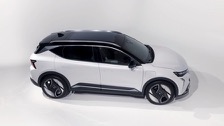 renault_scenic_e-tech_ev_2024-12.jpg